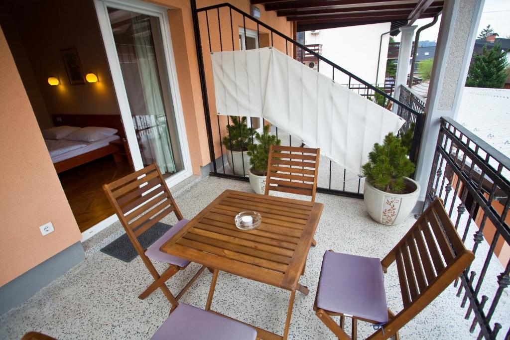 Alo Apartments Vila Klara Ljubljana Oda fotoğraf