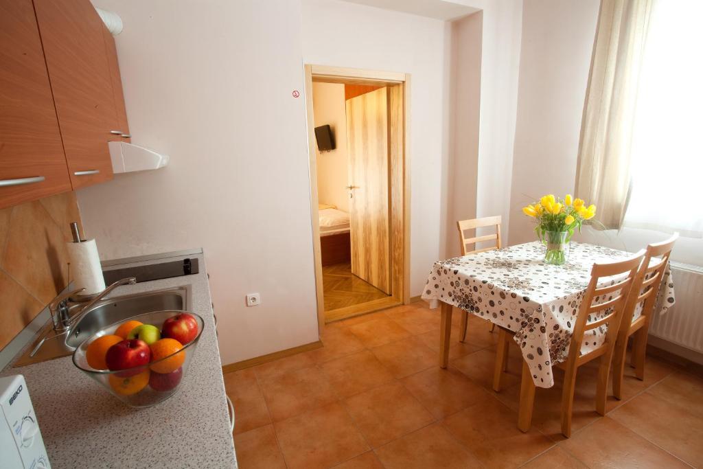 Alo Apartments Vila Klara Ljubljana Oda fotoğraf