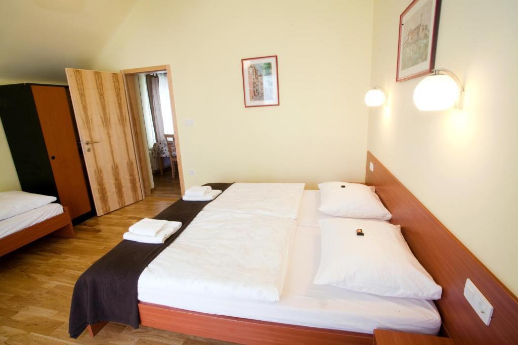 Alo Apartments Vila Klara Ljubljana Oda fotoğraf