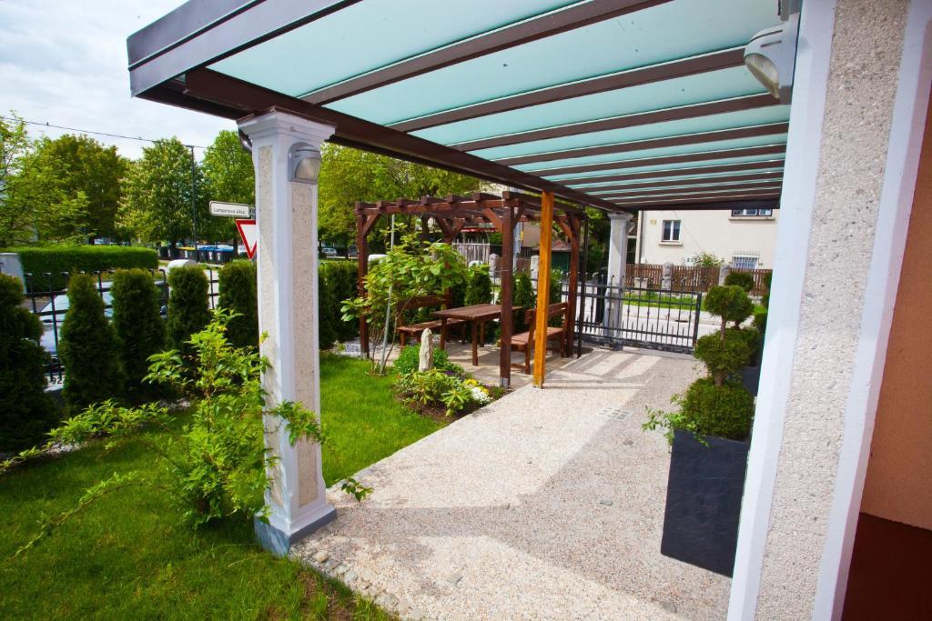 Alo Apartments Vila Klara Ljubljana Oda fotoğraf